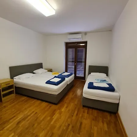 Letovisce Primarija Kurta Kanclerja * Punat