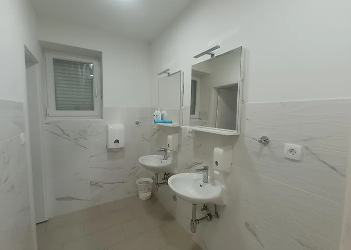 Ostello Letovisce Primarija Kurta Kanclerja Punat