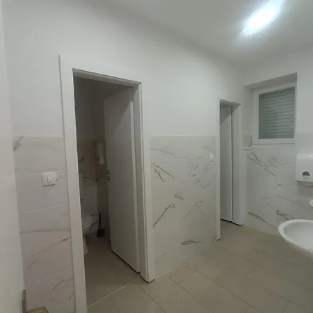 Letovisce Primarija Kurta Kanclerja * 普纳特