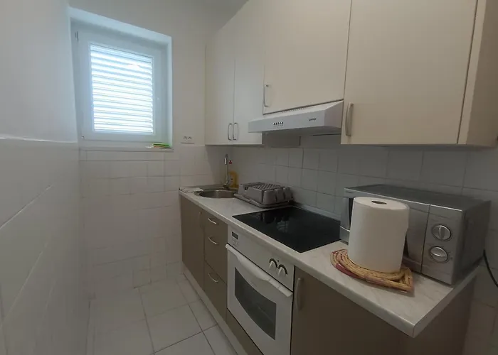 بيت شباب Letovisce Primarija Kurta Kanclerja *