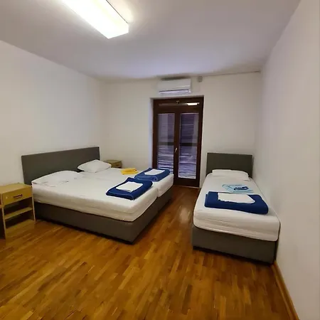אכסניה Letovisce Primarija Kurta Kanclerja *