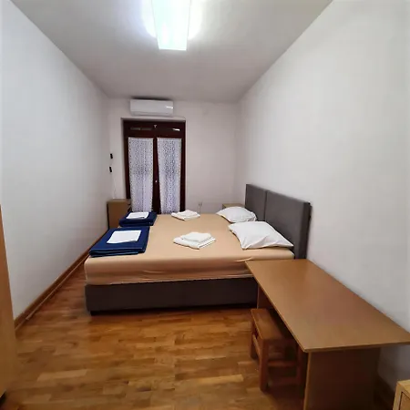 Letovisce Primarija Kurta Kanclerja * פונאנט